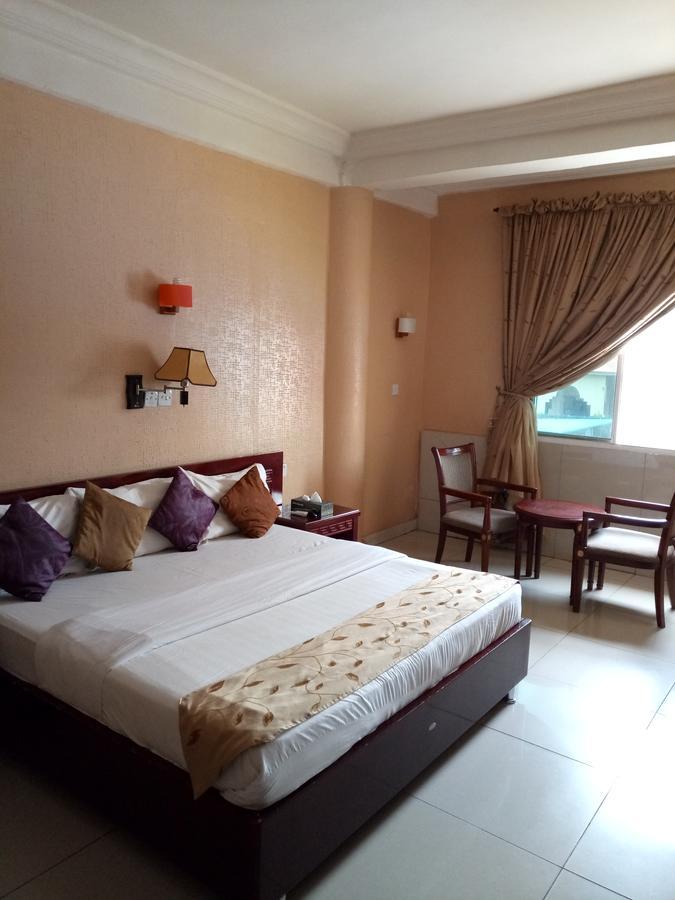 Crocodile Hotels And Restaurant Limited Kaduna Eksteriør billede